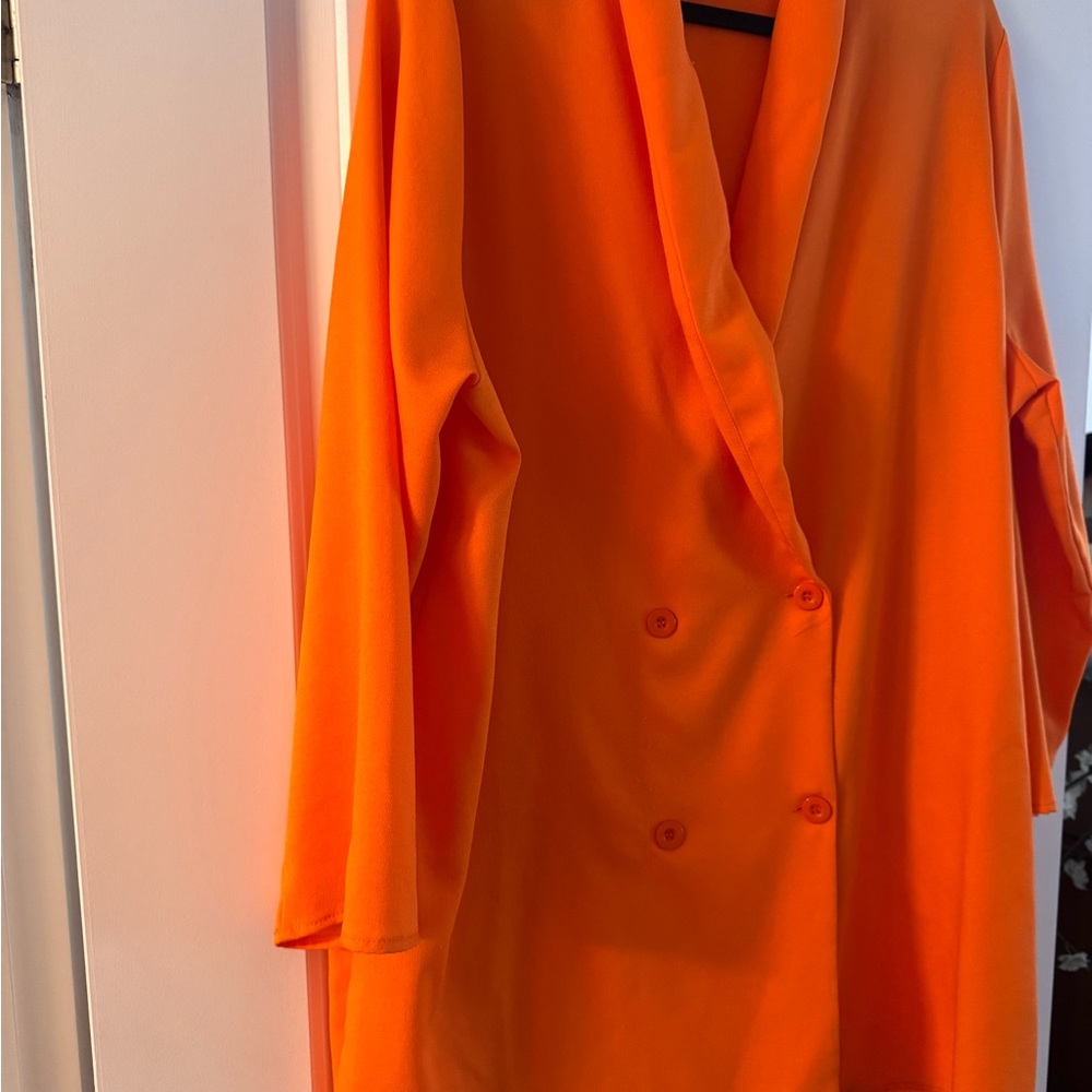 Plus PrettyLittleThing Bold Orange Blazer Dress